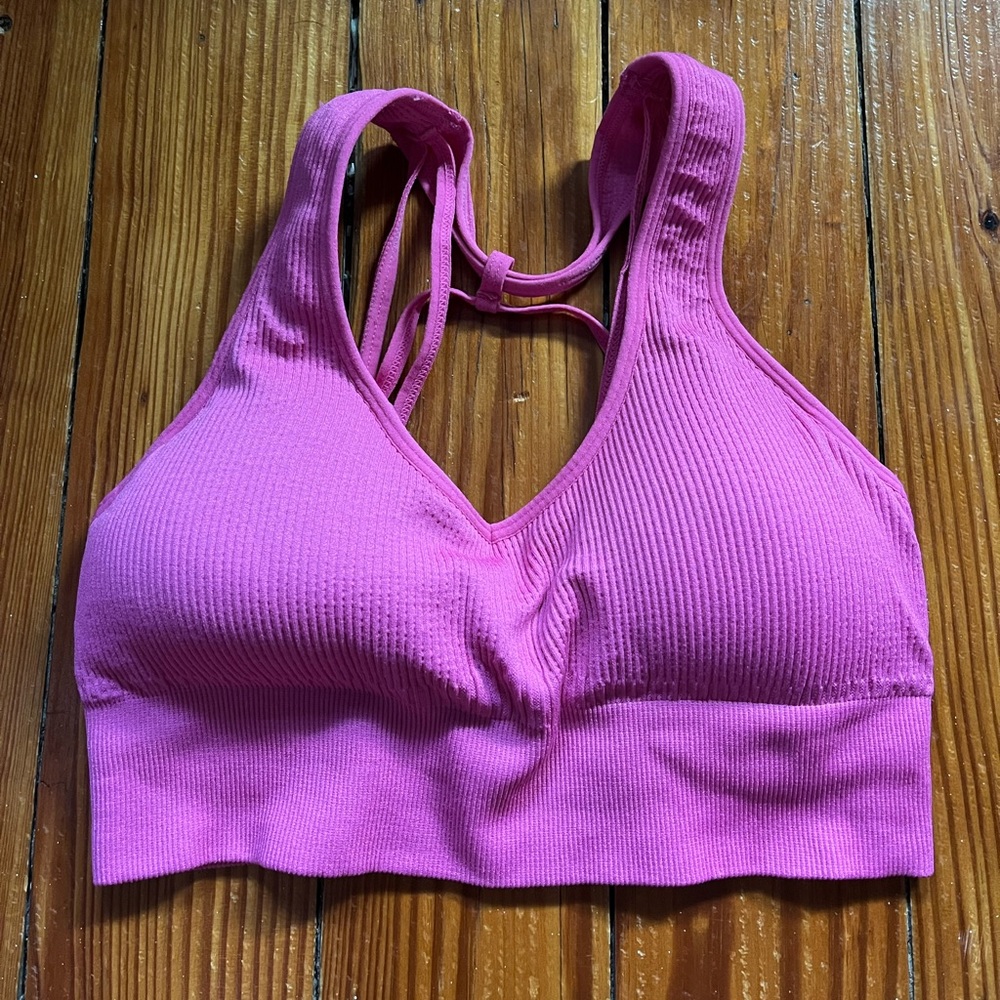 Nvgtn galaxy ribbed seamless sports bra bubble gum pink size medium EUC